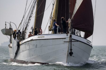 Thames Barge Race, Thames Estuary, hosted by Thorpe Bay Yacht Club, Niagara heading to the Finish line